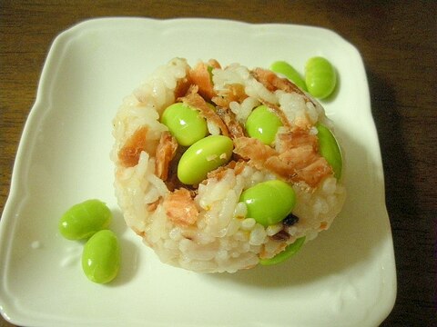 ☆鮭と枝豆の北海道おにぎり☆